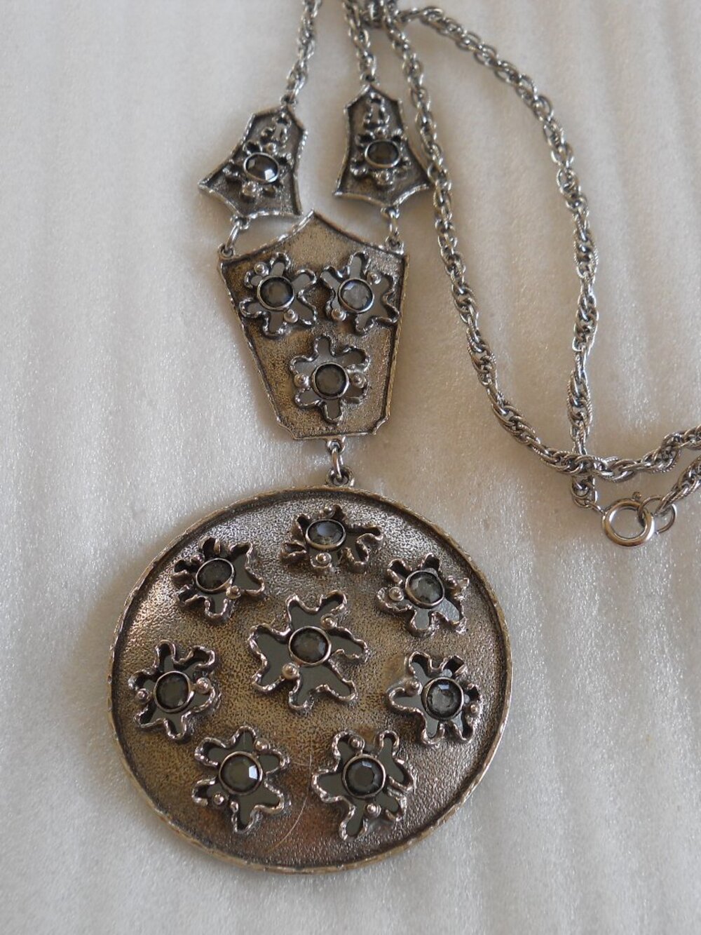 Goldette - Renaissance Revival Pendant Necklace  531